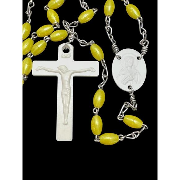 Vintage Yellow & White Plastic Rosary - Picture 2 of 3